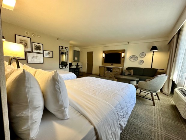 A refreshed guest room at the new Knott's Hotel. (Brady MacDonald/Orange County Register/SCNG)